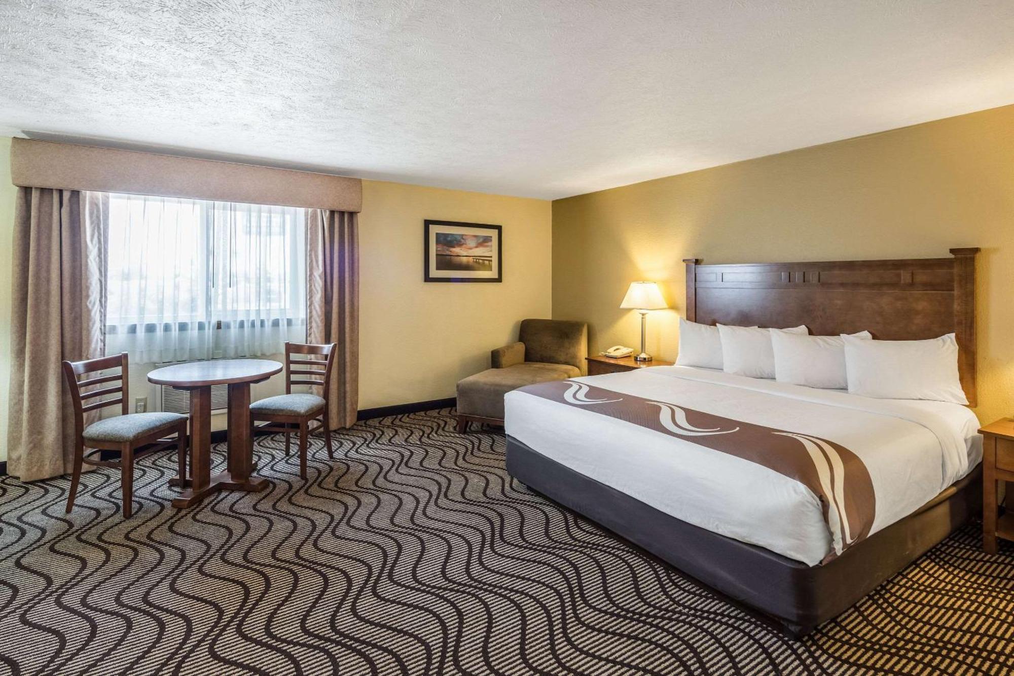 Quality Inn & Suites コー・ダリーン エクステリア 写真