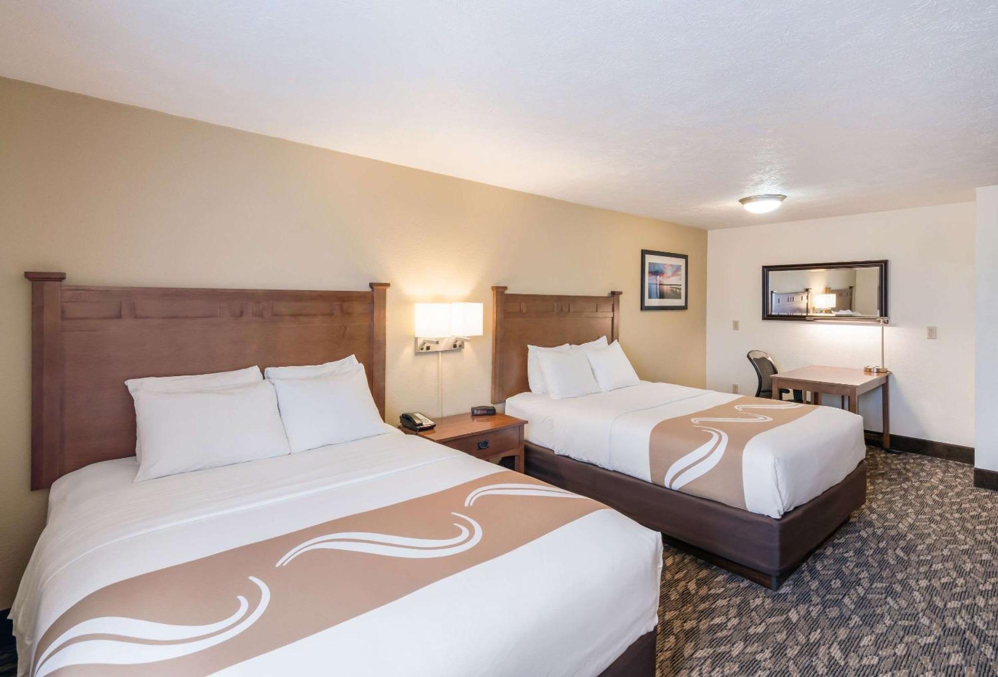 Quality Inn & Suites コー・ダリーン エクステリア 写真