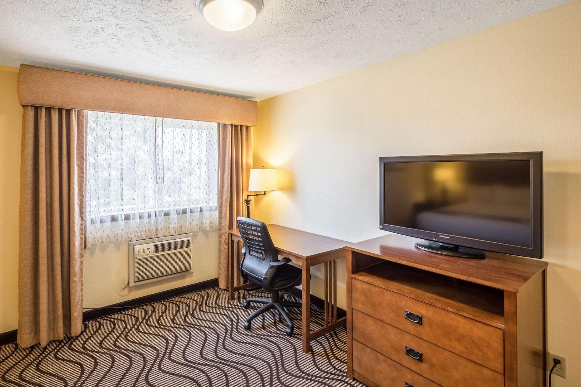 Quality Inn & Suites コー・ダリーン エクステリア 写真