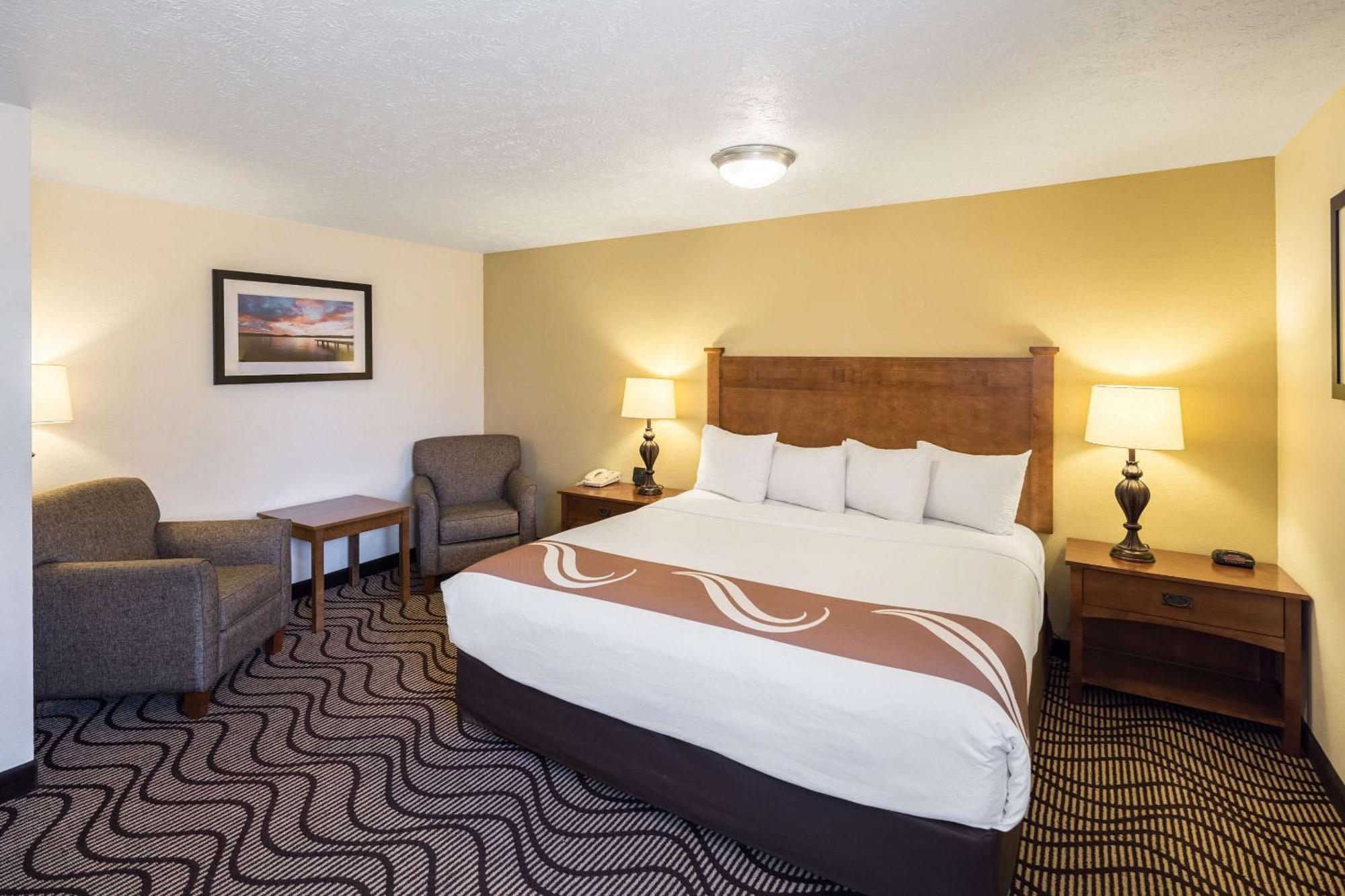 Quality Inn & Suites コー・ダリーン エクステリア 写真
