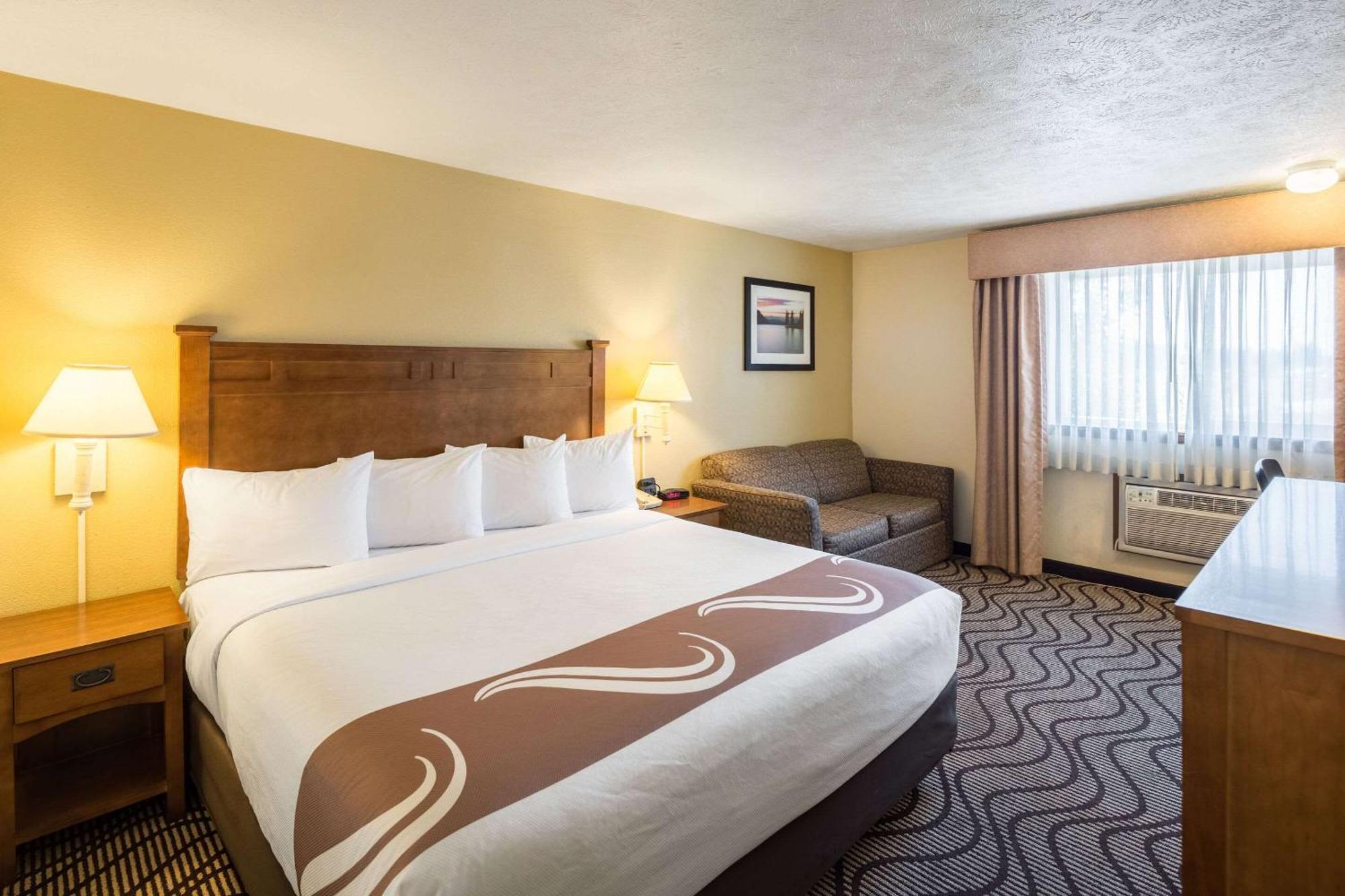 Quality Inn & Suites コー・ダリーン エクステリア 写真
