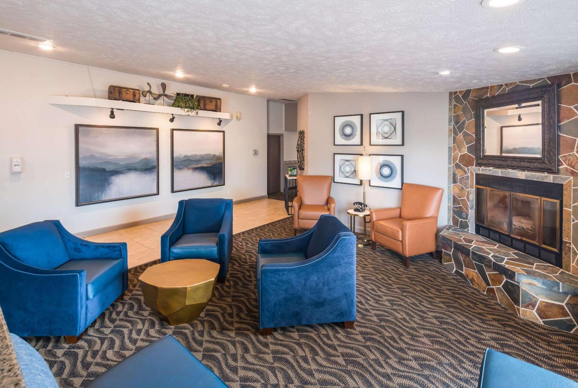 Quality Inn & Suites コー・ダリーン エクステリア 写真