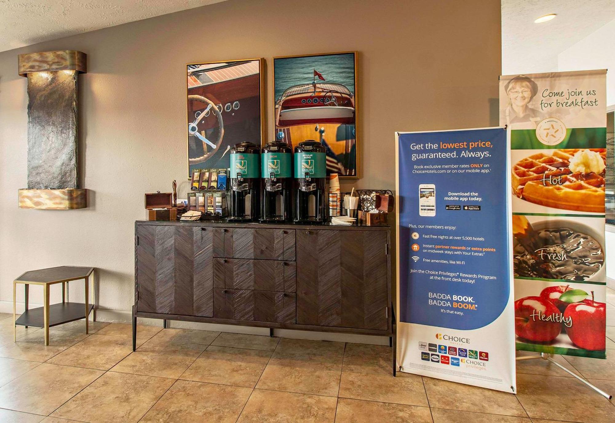 Quality Inn & Suites コー・ダリーン エクステリア 写真