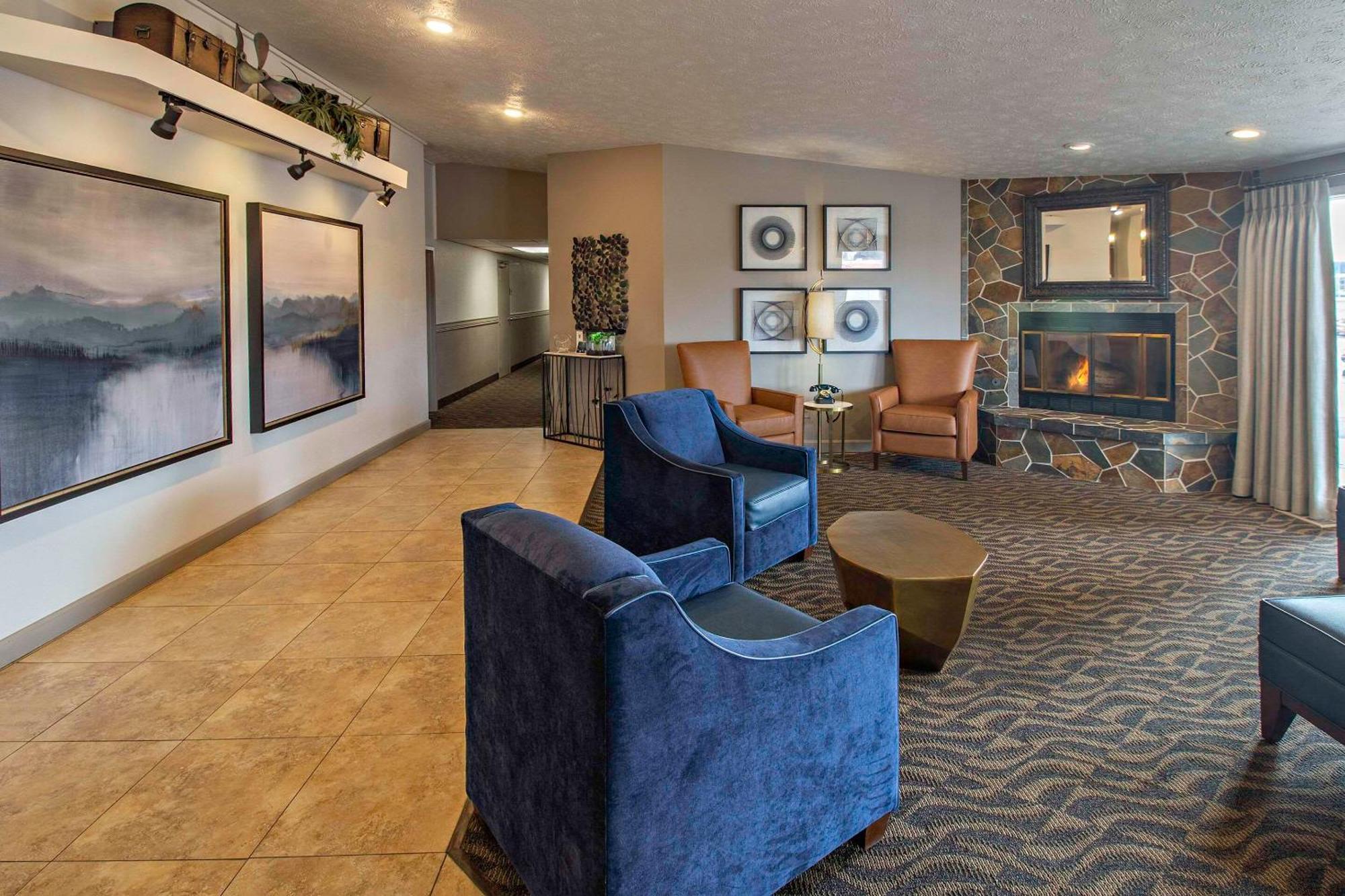 Quality Inn & Suites コー・ダリーン エクステリア 写真