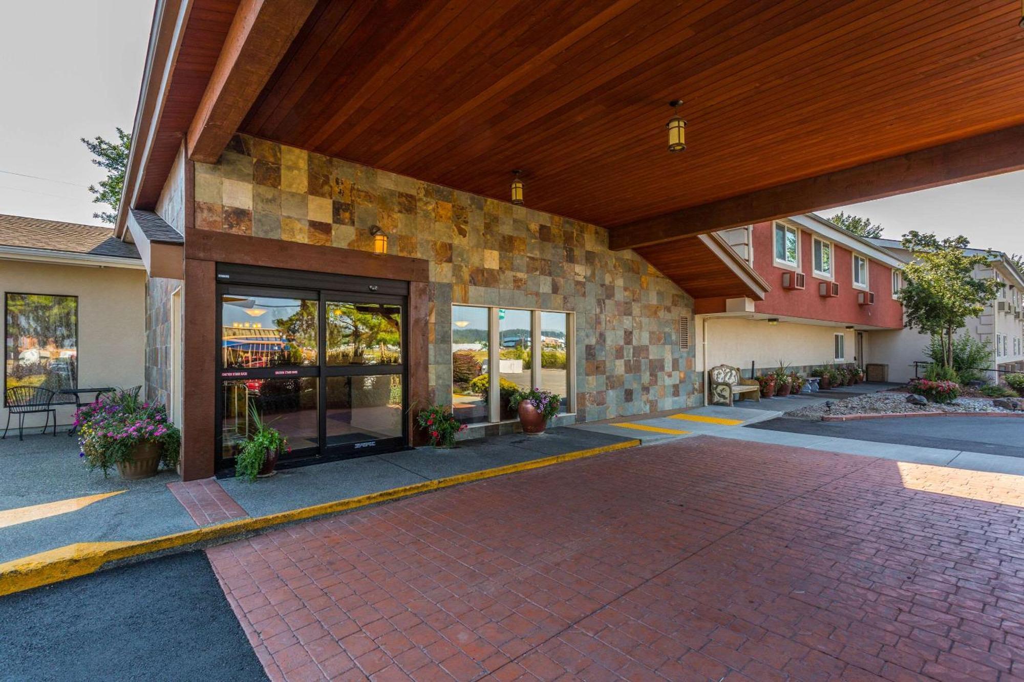 Quality Inn & Suites コー・ダリーン エクステリア 写真