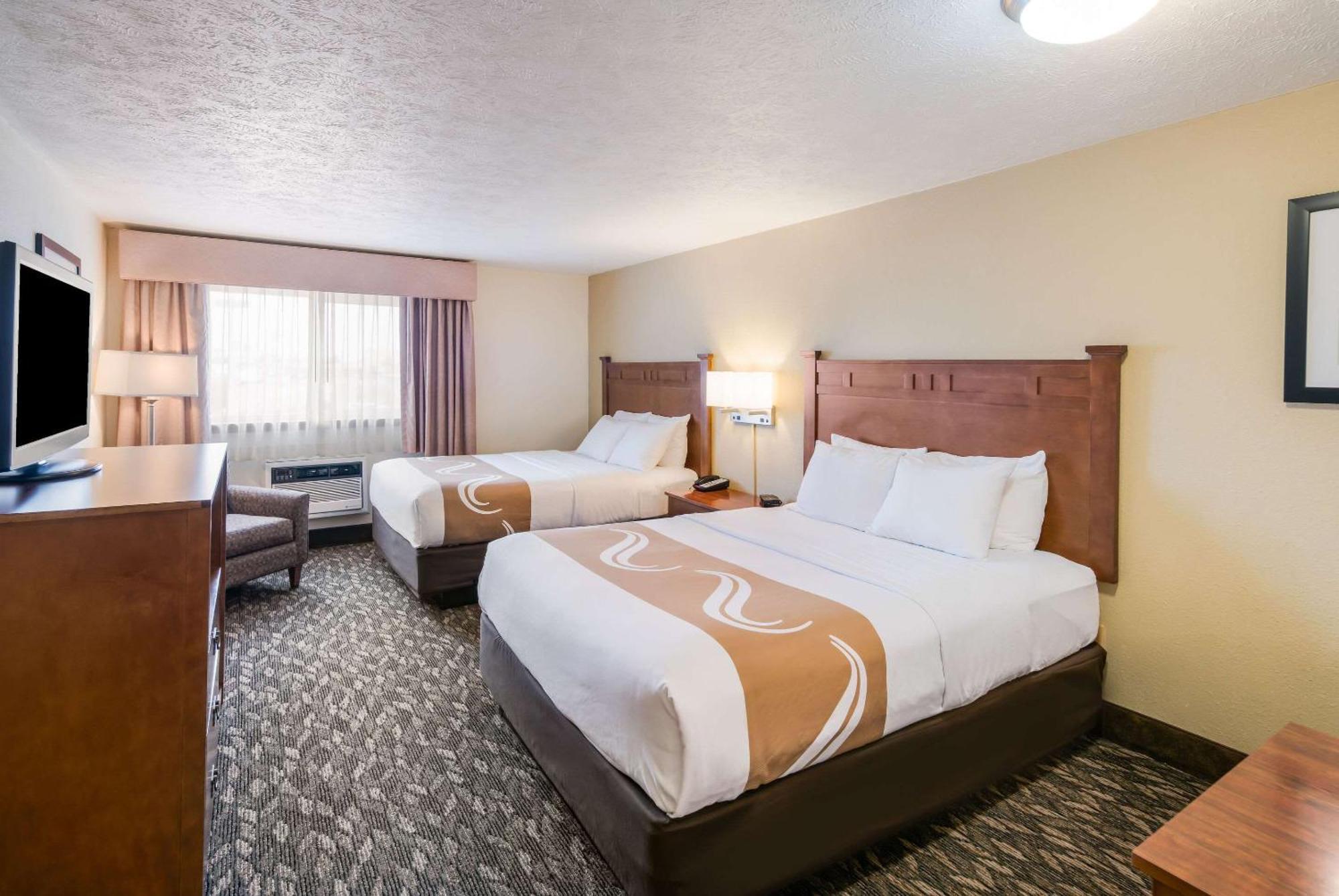 Quality Inn & Suites コー・ダリーン エクステリア 写真