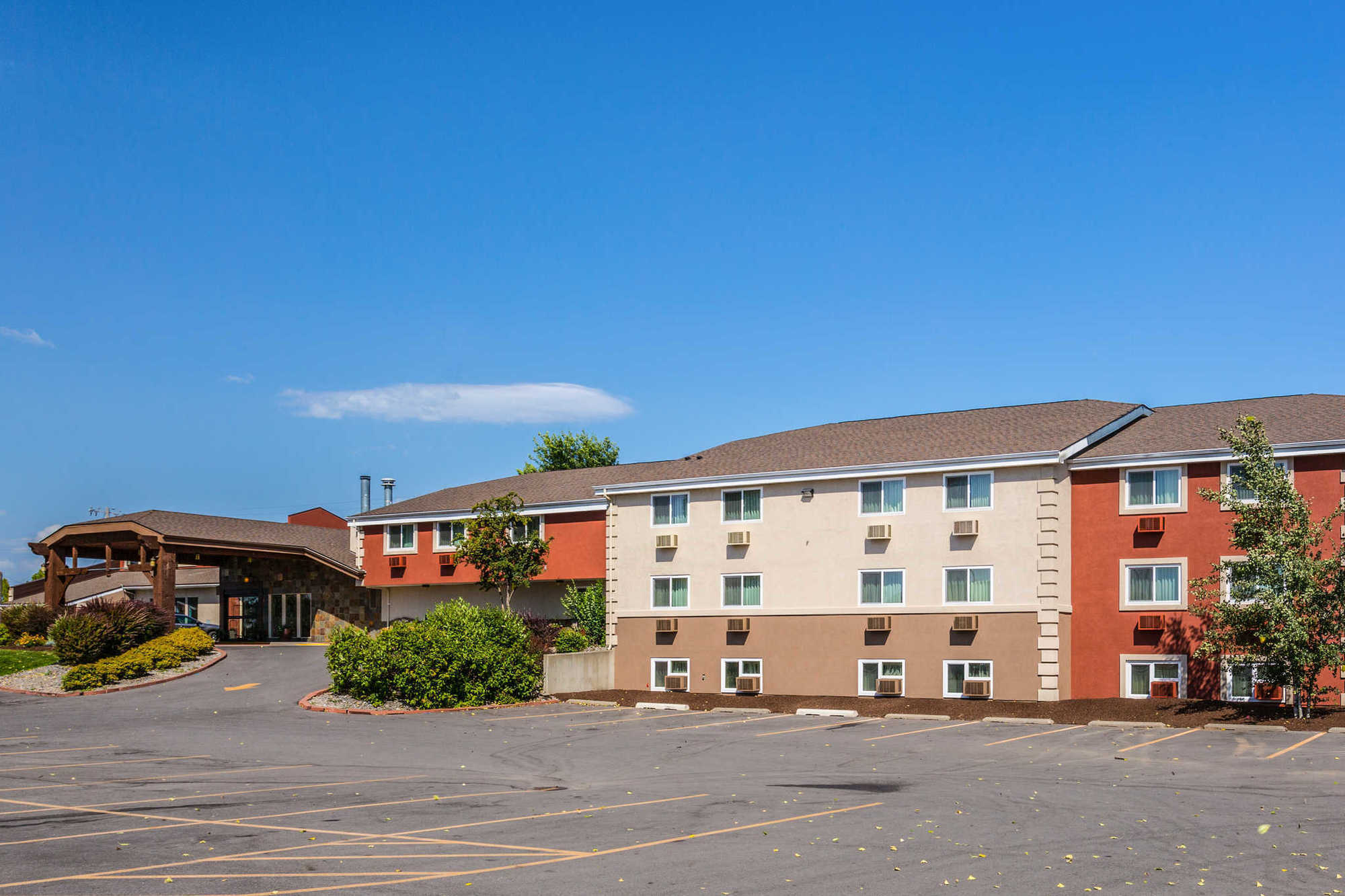 Quality Inn & Suites コー・ダリーン エクステリア 写真
